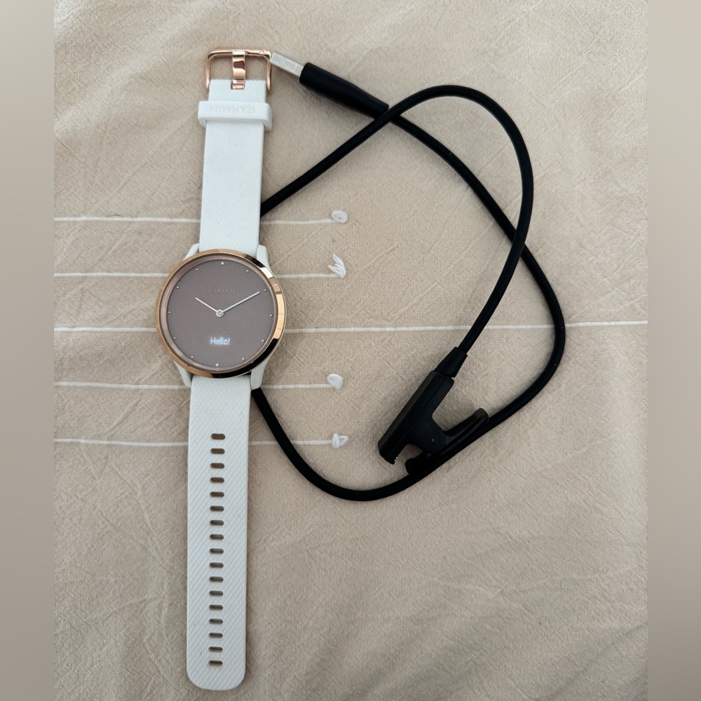 garmin vivimove hr in white and rose gold